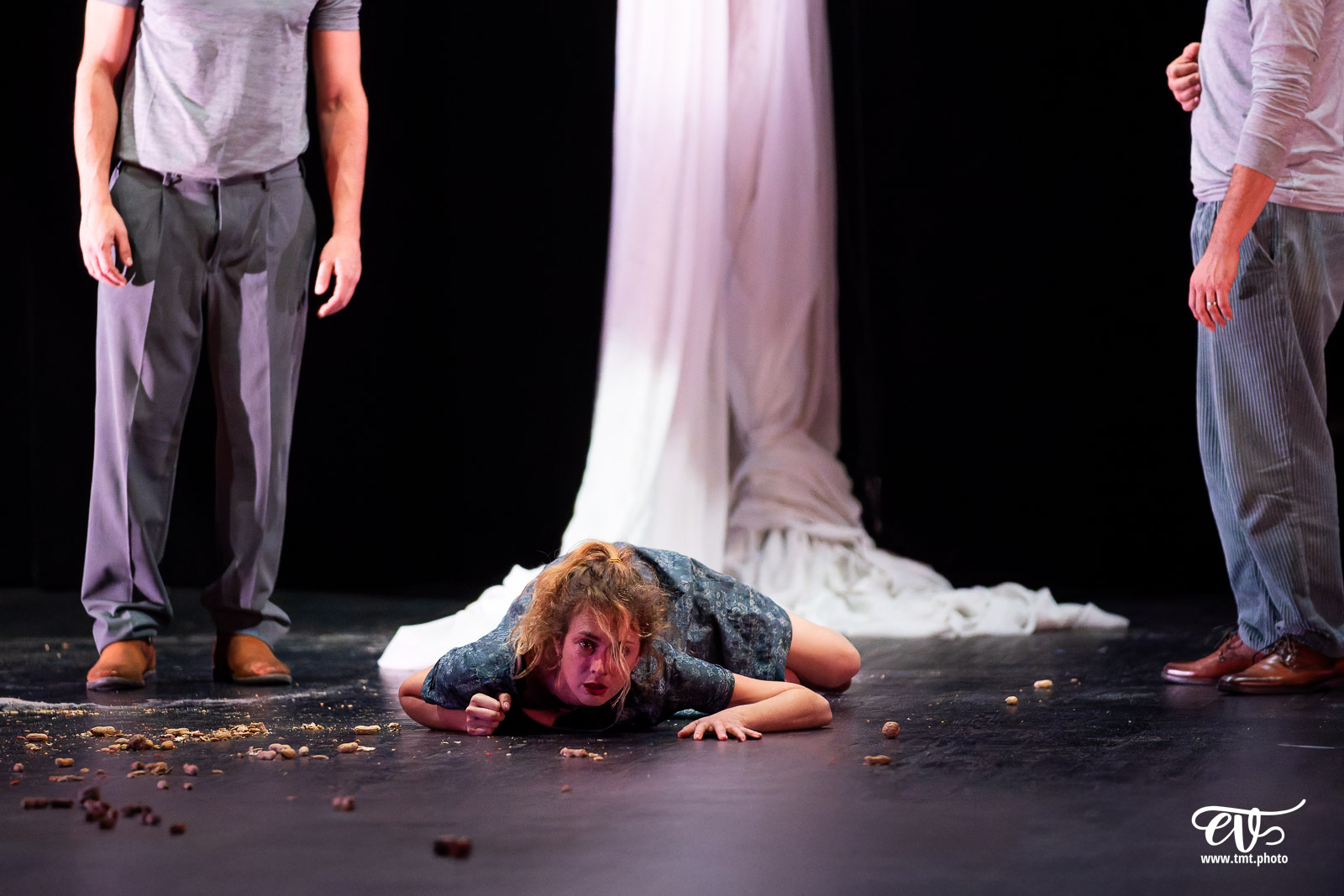 REVENIR (CIE LE TALON ROUGE)